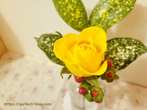 玄関に飾られる花瓶