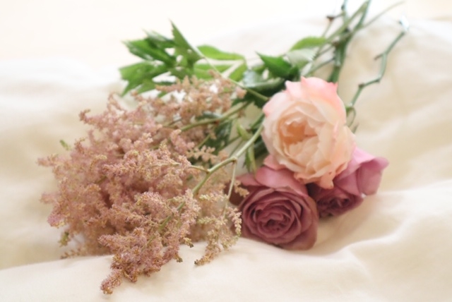 お花が届いたら、保水剤を洗い流して茎を切るだけ(水揚げ)