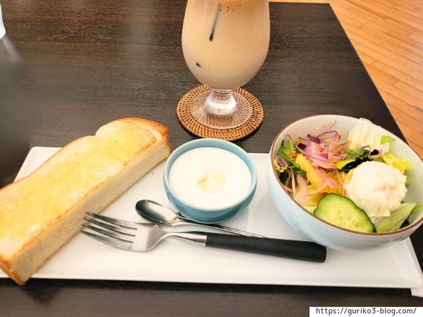 岐阜県図書館　純喫茶もくじ堂　写真